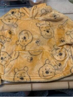 Kids Plush Winnie-the-Pooh Hoodie Sweatshirt in Yellow